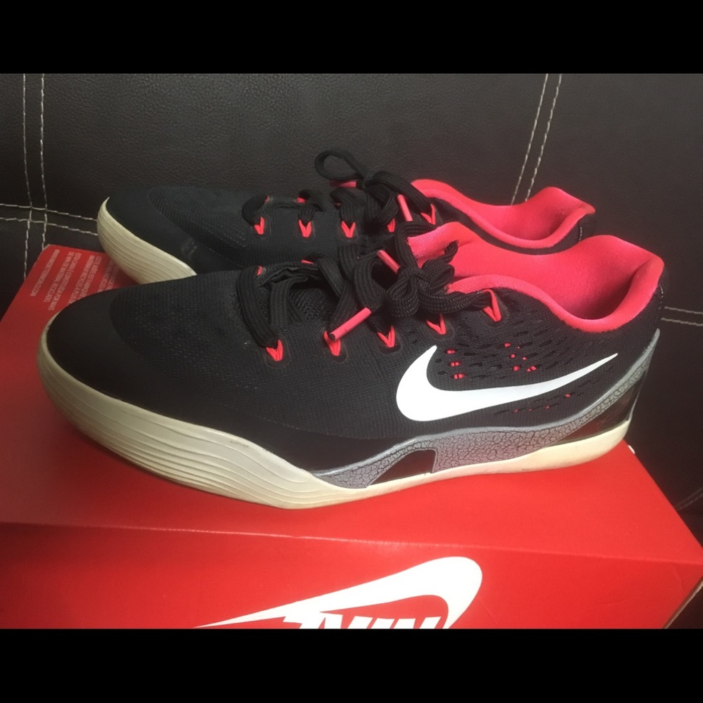 Kobe’s Nike shoes